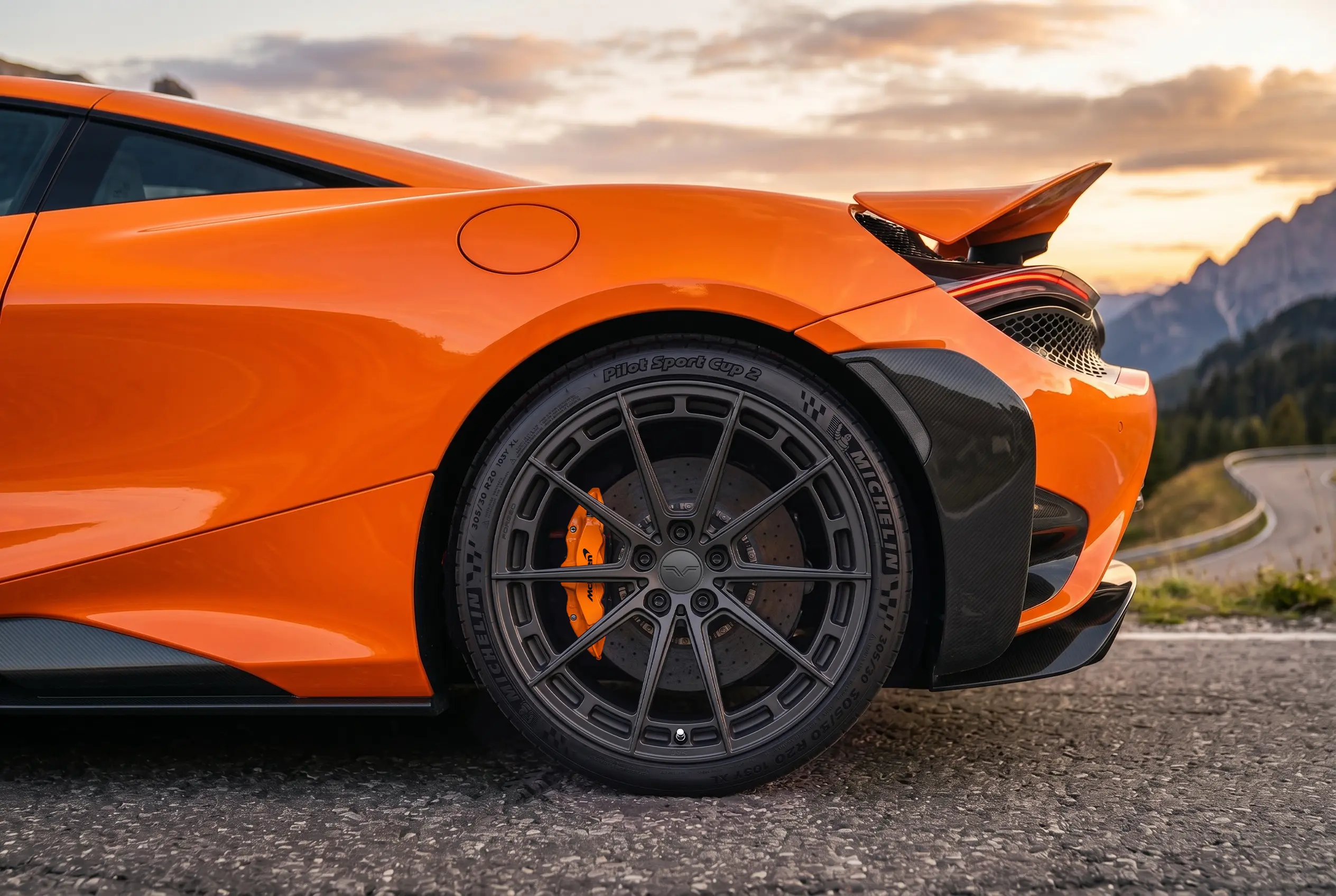 McLaren 765LT